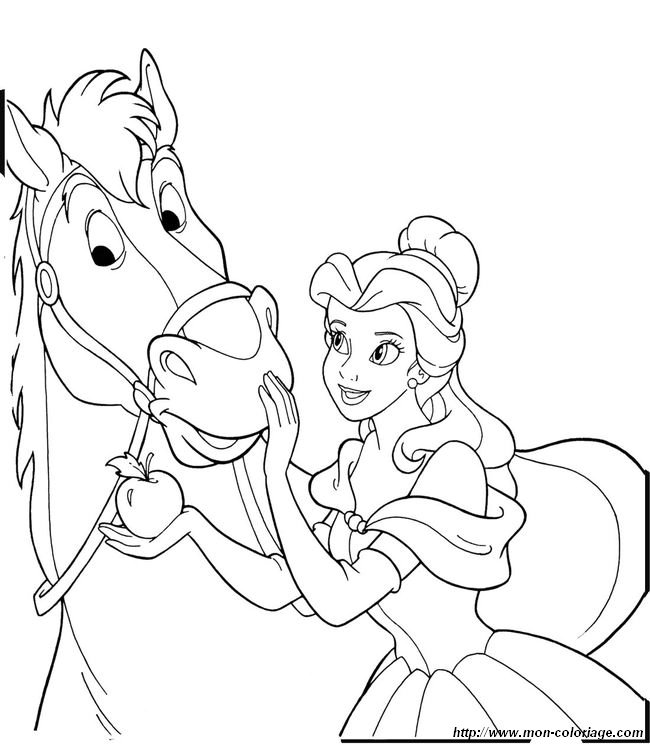Belle avec son gentil cheval