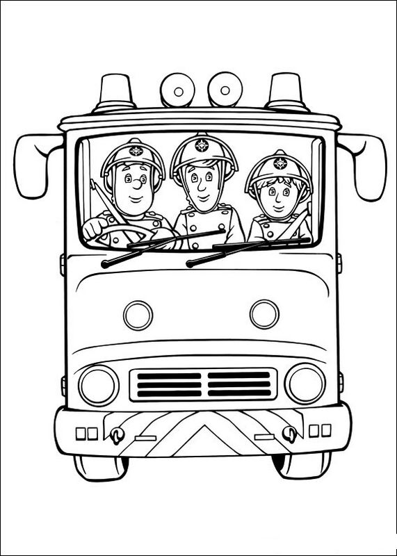Trois pompiers dans leur camion